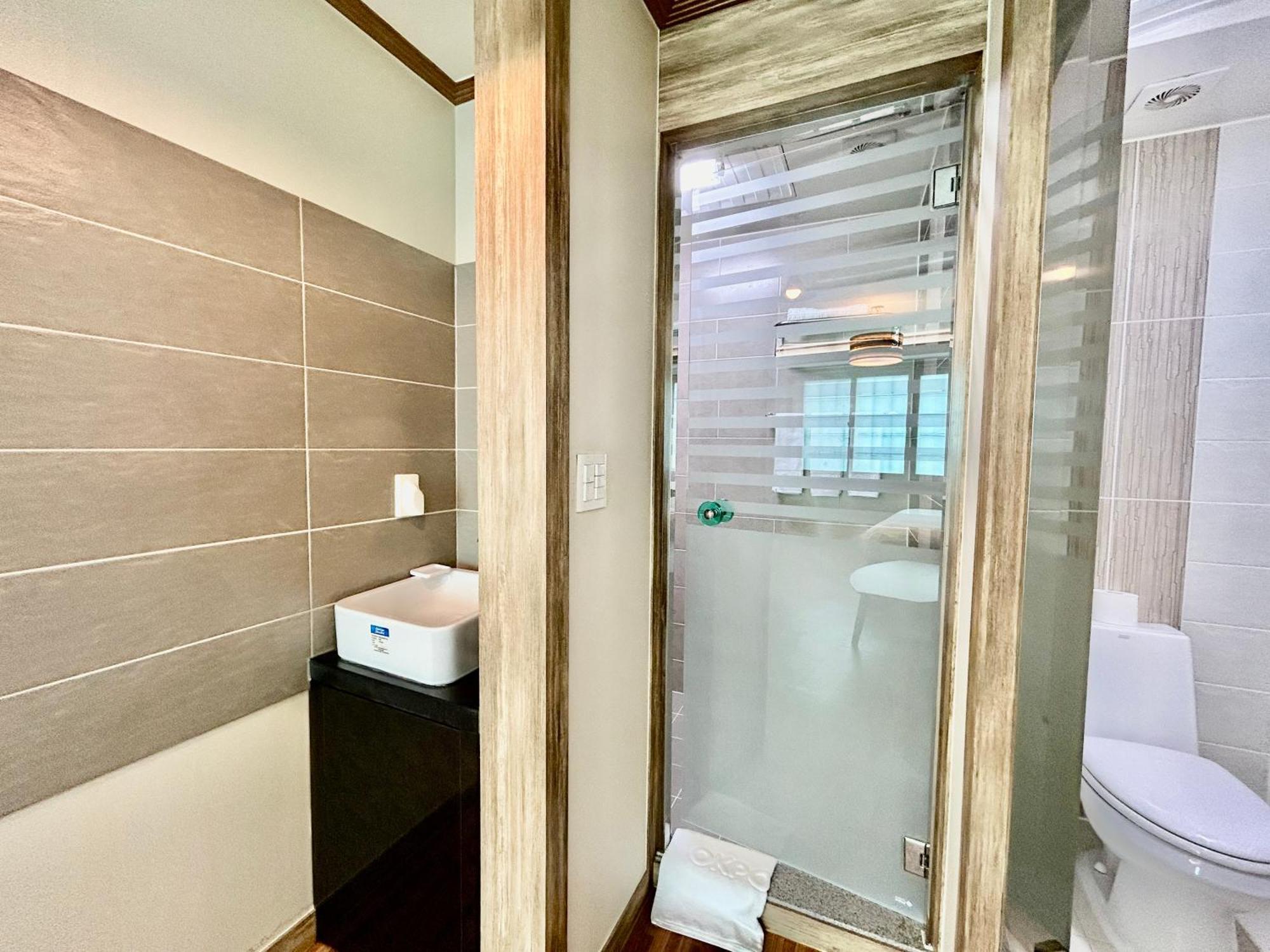 Okpo Business Hotel Kodzse Kültér fotó